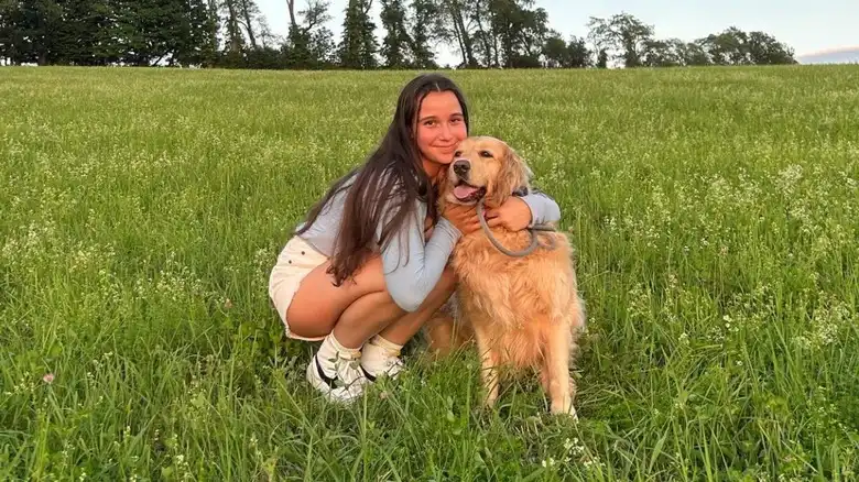 Golden Retriever Reuniting With Owner Who's Home From College Is Pure Happiness